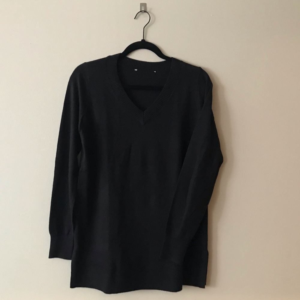 Ann Taylor Loft V neck Sweater, Size M, Black.